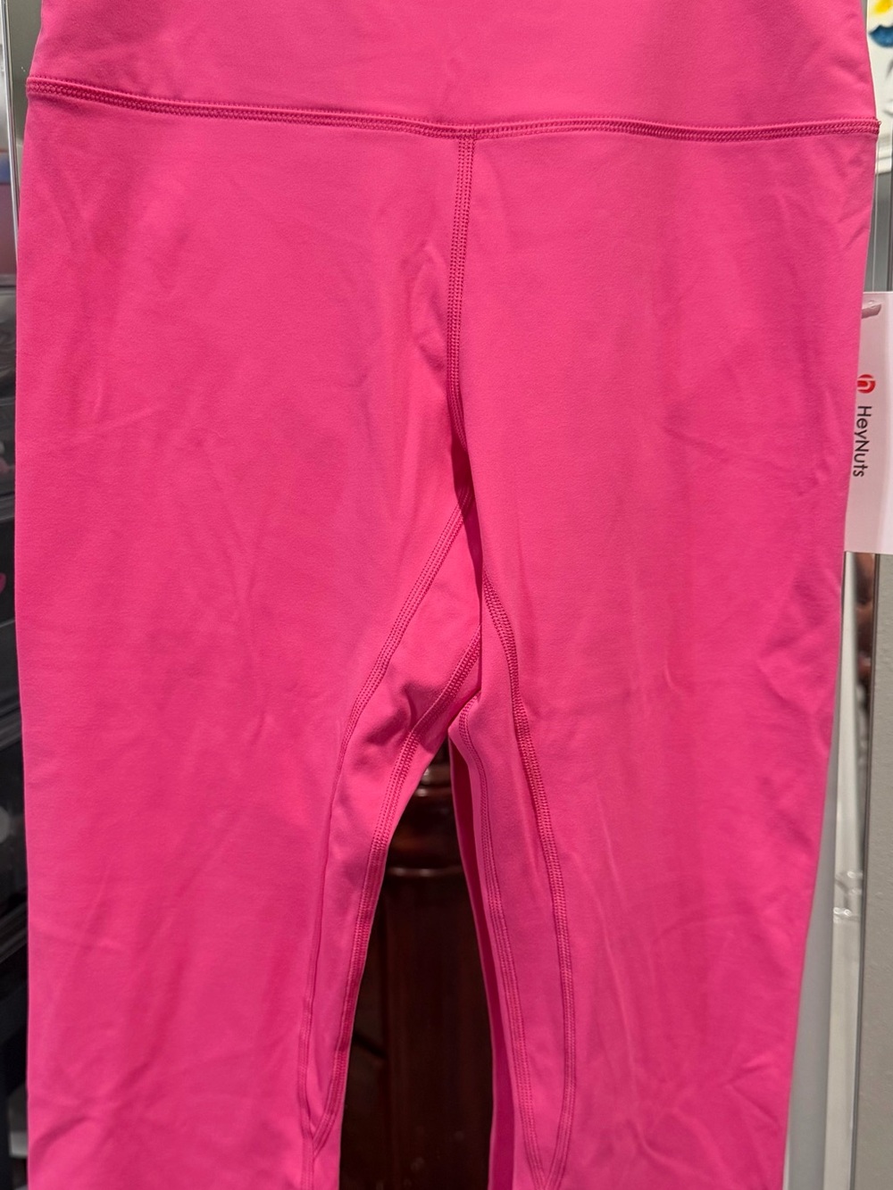 Sonic pink HeyNuts crop legging